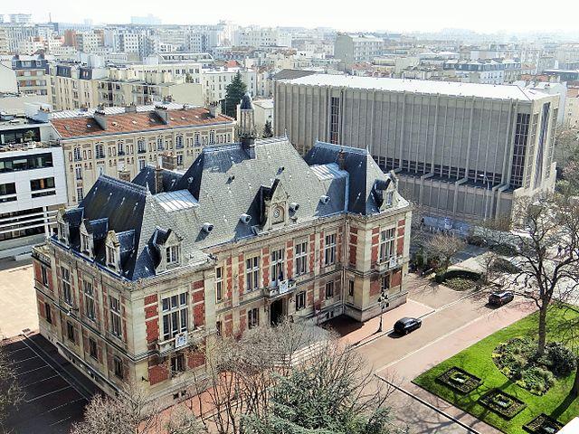 Montrouge - Immobilier - CENTURY 21 Côté Écrivains - Mairie de Montrouge vue du Beffroi