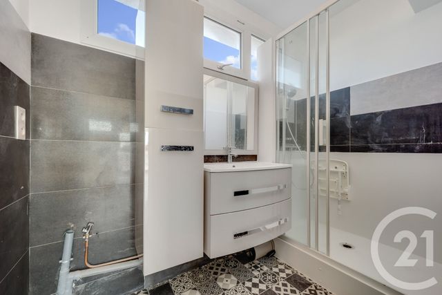 Appartement F3 à vendre - 3 pièces - 62.43 m2 - MONTROUGE - 92 - ILE-DE-FRANCE - Century 21 Côté Ecrivains