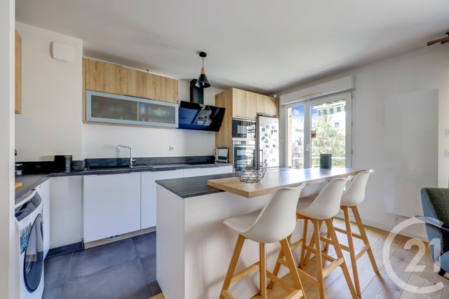 Appartement F3 à vendre - 3 pièces - 66.06 m2 - MONTROUGE - 92 - ILE-DE-FRANCE - Century 21 Côté Ecrivains