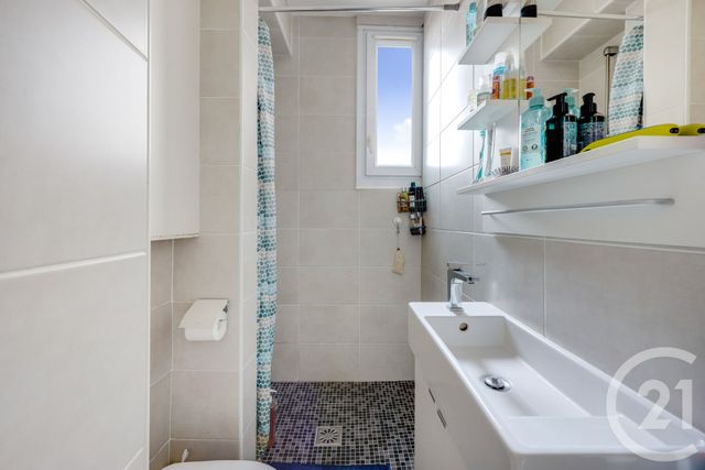 Appartement F2 à vendre - 2 pièces - 35.69 m2 - MONTROUGE - 92 - ILE-DE-FRANCE - Century 21 Côté Ecrivains