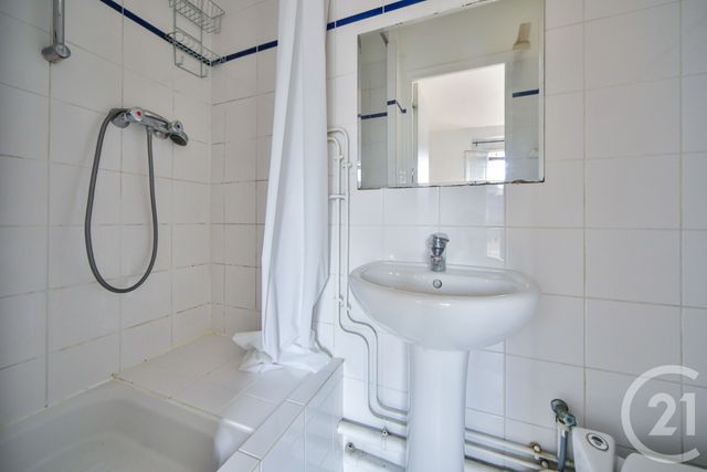 Appartement F1 à vendre - 1 pièce - 17.1 m2 - PARIS - 75010 - ILE-DE-FRANCE - Century 21 Côté Ecrivains