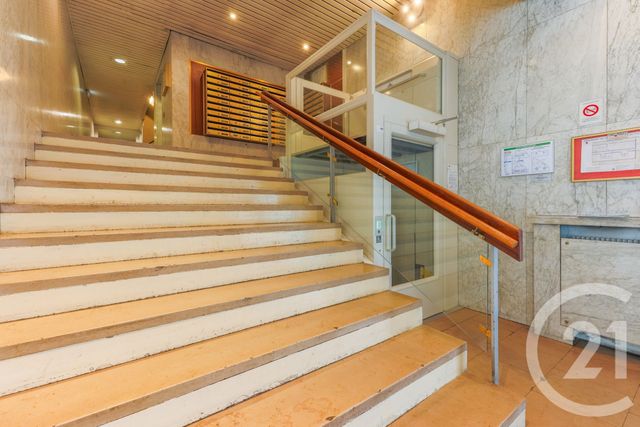 Appartement F3 à vendre - 3 pièces - 67.82 m2 - MONTROUGE - 92 - ILE-DE-FRANCE - Century 21 Côté Ecrivains