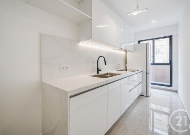 Appartement F2 à vendre - 2 pièces - 47.08 m2 - PARIS - 75015 - ILE-DE-FRANCE - Century 21 Côté Ecrivains