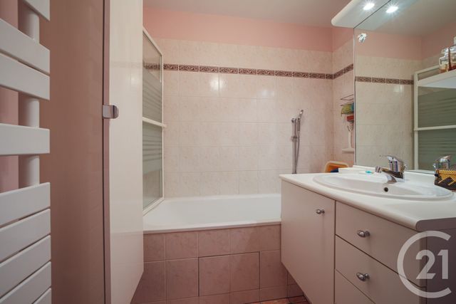 Appartement F2 à vendre - 2 pièces - 47.0 m2 - MONTROUGE - 92 - ILE-DE-FRANCE - Century 21 Côté Ecrivains