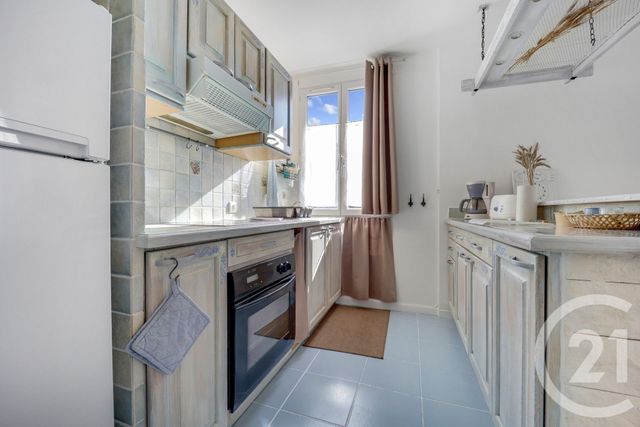 Afficher la photo en grand Appartement F2 à vendre - 2 pièces - 38.88 m2 - MONTROUGE - 92 - ILE-DE-FRANCE - Century 21 Côté Ecrivains