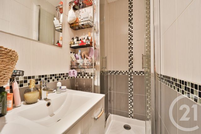 Appartement F2 à vendre - 2 pièces - 28.64 m2 - MONTROUGE - 92 - ILE-DE-FRANCE - Century 21 Côté Ecrivains