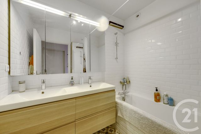 Appartement F4 à vendre - 4 pièces - 85.31 m2 - MONTROUGE - 92 - ILE-DE-FRANCE - Century 21 Côté Ecrivains