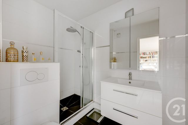 Appartement F2 à vendre - 2 pièces - 51.8 m2 - MONTROUGE - 92 - ILE-DE-FRANCE - Century 21 Côté Ecrivains