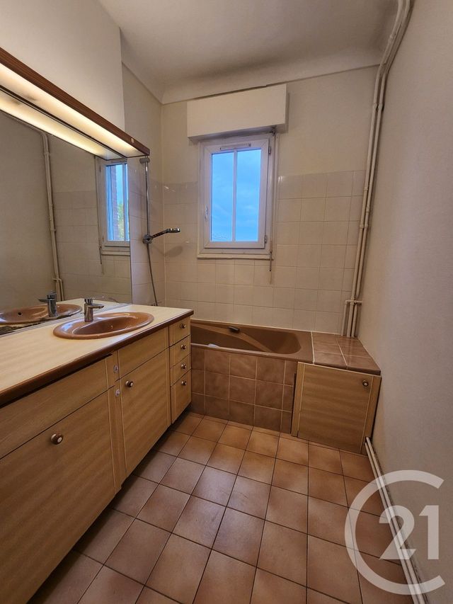 Appartement F4 à louer - 4 pièces - 104.25 m2 - MONTROUGE - 92 - ILE-DE-FRANCE - Century 21 Côté Ecrivains