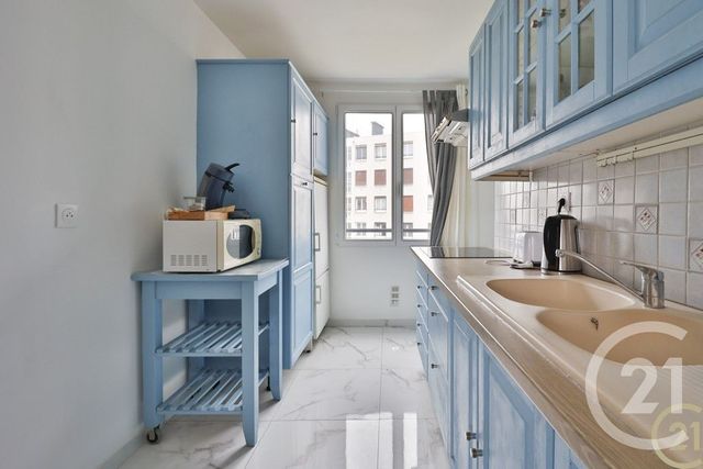 Appartement F3 à vendre - 3 pièces - 52.64 m2 - MONTROUGE - 92 - ILE-DE-FRANCE - Century 21 Côté Ecrivains