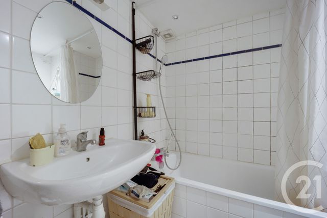 Afficher la photo en grand Appartement F1 à vendre - 2 pièces - 36.64 m2 - MONTROUGE - 92 - ILE-DE-FRANCE - Century 21 Côté Ecrivains