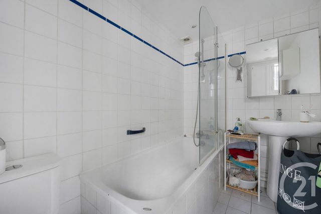 Afficher la photo en grand Appartement F1 à vendre - 1 pièce - 29.91 m2 - MONTROUGE - 92 - ILE-DE-FRANCE - Century 21 Côté Ecrivains