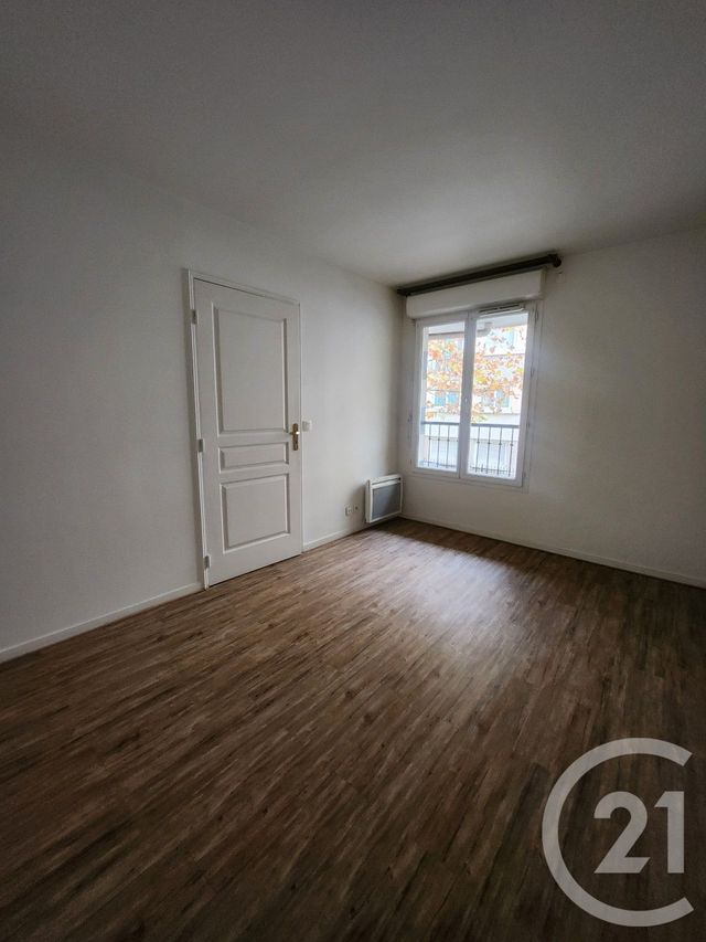 Appartement F2 à louer - 2 pièces - 38.26 m2 - MONTROUGE - 92 - ILE-DE-FRANCE - Century 21 Côté Ecrivains
