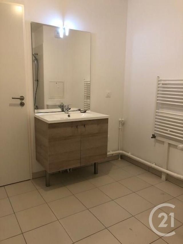 Appartement Studio à louer - 1 pièce - 30.07 m2 - BAGNEUX - 92 - ILE-DE-FRANCE - Century 21 Côté Ecrivains
