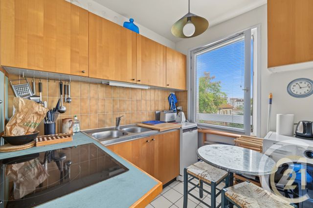 Appartement F2 à vendre - 2 pièces - 45.68 m2 - MONTROUGE - 92 - ILE-DE-FRANCE - Century 21 Côté Ecrivains