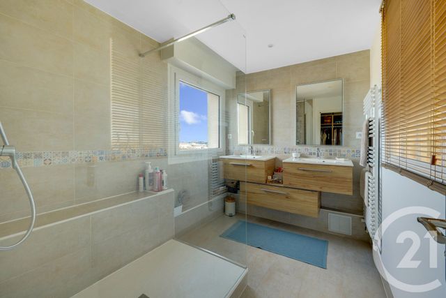 Appartement F6 à vendre - 6 pièces - 142.0 m2 - VERRIERES LE BUISSON - 91 - ILE-DE-FRANCE - Century 21 Côté Ecrivains