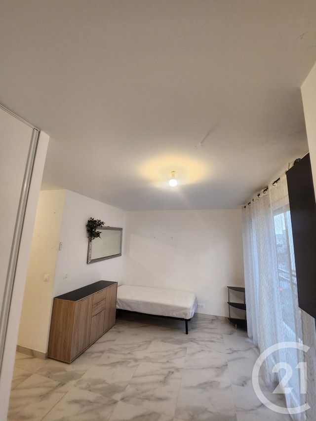 Appartement Studio à louer - 1 pièce - 25.6 m2 - MONTROUGE - 92 - ILE-DE-FRANCE - Century 21 Côté Ecrivains