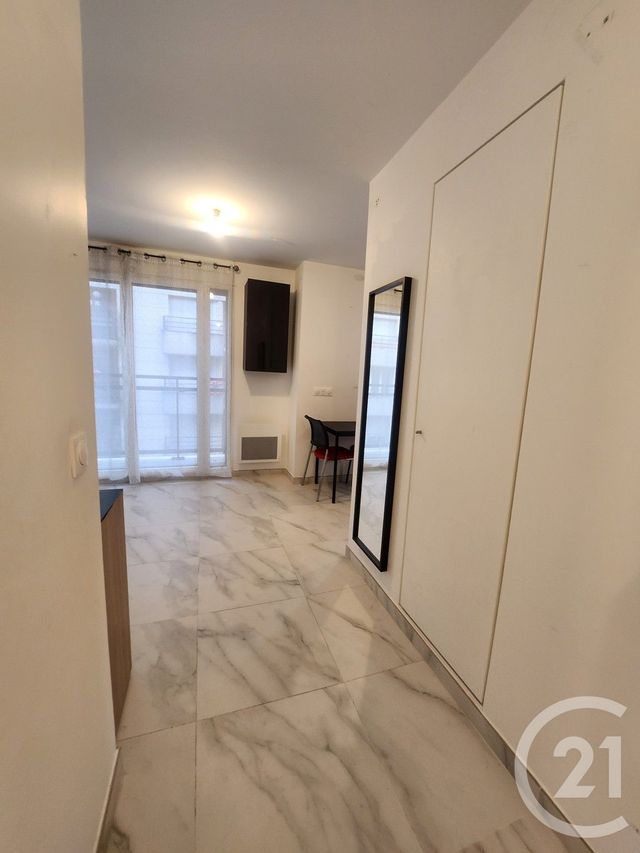 Appartement Studio à louer - 1 pièce - 25.6 m2 - MONTROUGE - 92 - ILE-DE-FRANCE - Century 21 Côté Ecrivains