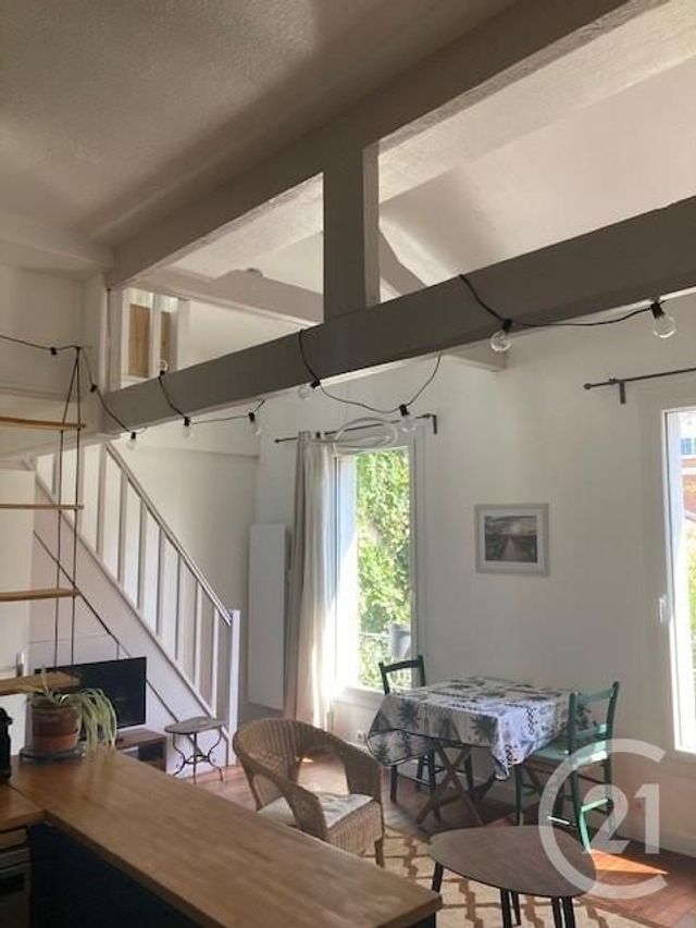 Appartement F2 à louer - 2 pièces - 32.1 m2 - MONTROUGE - 92 - ILE-DE-FRANCE - Century 21 Côté Ecrivains