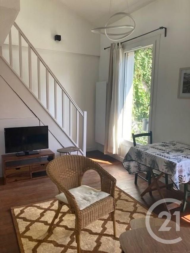 Appartement F2 à louer - 2 pièces - 32.1 m2 - MONTROUGE - 92 - ILE-DE-FRANCE - Century 21 Côté Ecrivains