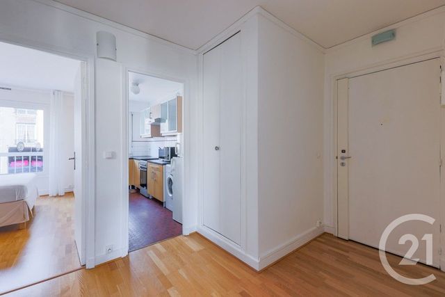 Appartement F2 à vendre - 2 pièces - 42.57 m2 - MONTROUGE - 92 - ILE-DE-FRANCE - Century 21 Côté Ecrivains