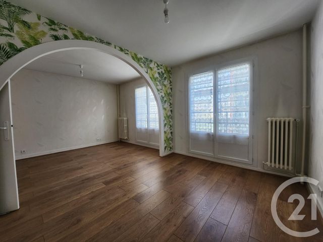 Appartement F3 à louer - 3 pièces - 52.04 m2 - MONTROUGE - 92 - ILE-DE-FRANCE - Century 21 Côté Ecrivains