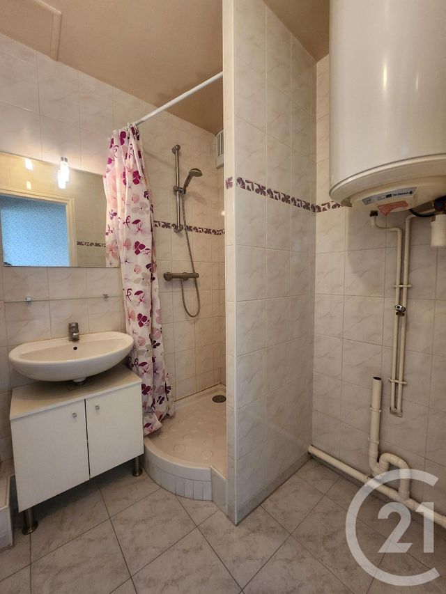 Appartement F3 à louer - 3 pièces - 52.04 m2 - MONTROUGE - 92 - ILE-DE-FRANCE - Century 21 Côté Ecrivains