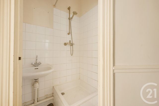 Appartement F2 à vendre - 2 pièces - 38.4 m2 - MONTROUGE - 92 - ILE-DE-FRANCE - Century 21 Côté Ecrivains