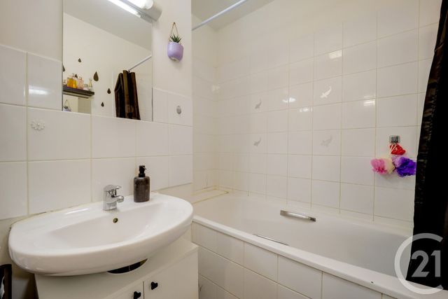 Appartement F3 à vendre - 3 pièces - 61.38 m2 - MONTROUGE - 92 - ILE-DE-FRANCE - Century 21 Côté Ecrivains