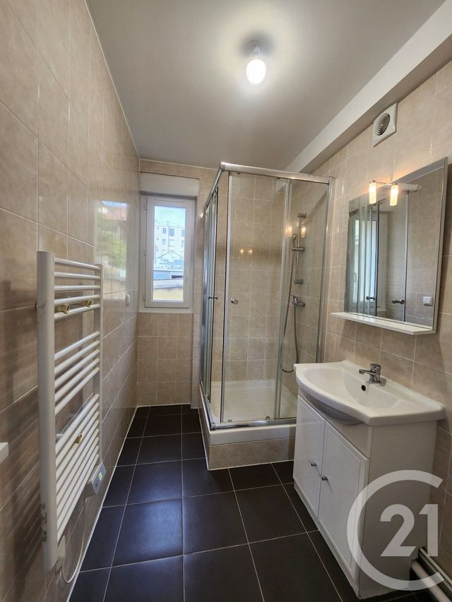 Appartement F2 à louer - 2 pièces - 31.95 m2 - MONTROUGE - 92 - ILE-DE-FRANCE - Century 21 Côté Ecrivains