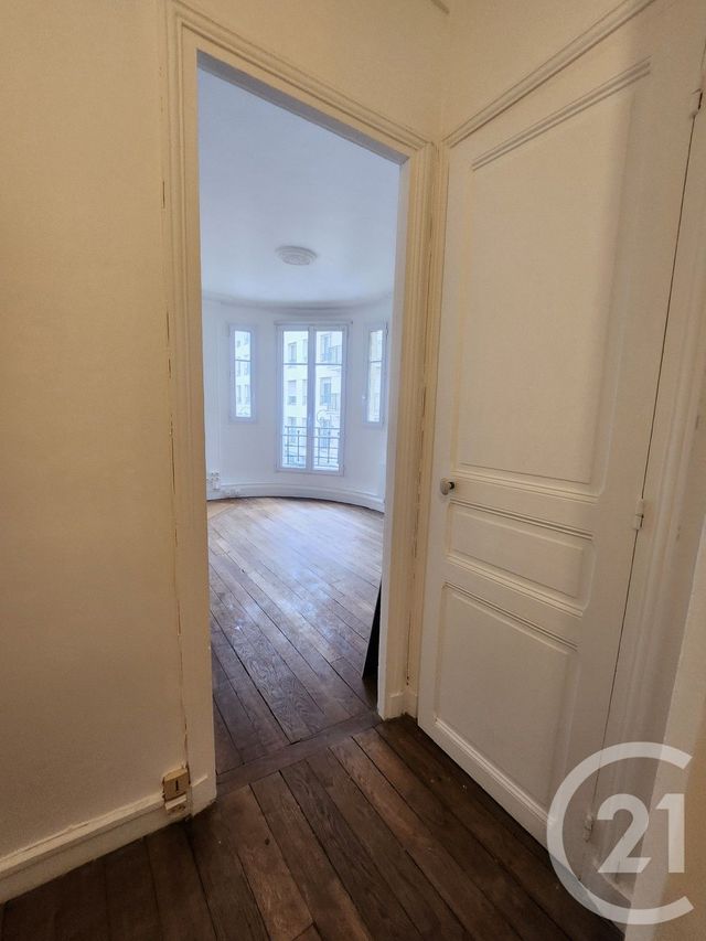 Appartement F2 à louer - 2 pièces - 33.43 m2 - MONTROUGE - 92 - ILE-DE-FRANCE - Century 21 Côté Ecrivains