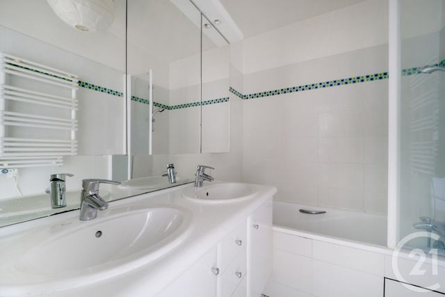 Appartement F3 à vendre - 3 pièces - 70.01 m2 - MONTROUGE - 92 - ILE-DE-FRANCE - Century 21 Côté Ecrivains