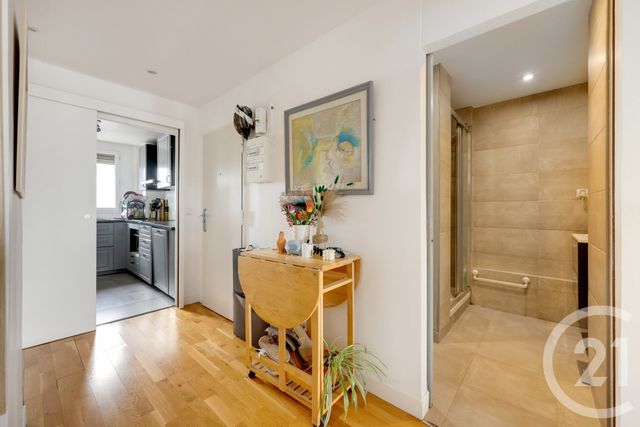 Appartement à vendre - 3 pièces - 57.96 m2 - MONTROUGE - 92 - ILE-DE-FRANCE - Century 21 Côté Ecrivains