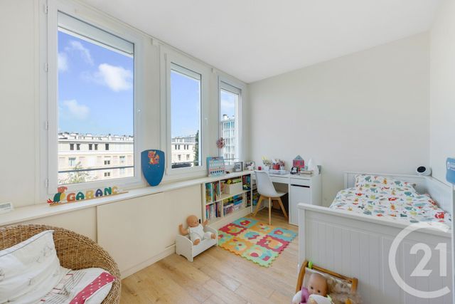 Appartement F3 à vendre - 4 pièces - 67.8 m2 - MONTROUGE - 92 - ILE-DE-FRANCE - Century 21 Côté Ecrivains