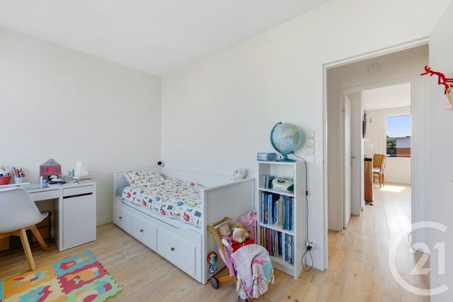 Appartement F3 à vendre - 4 pièces - 67.8 m2 - MONTROUGE - 92 - ILE-DE-FRANCE - Century 21 Côté Ecrivains