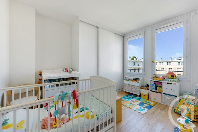 Appartement F3 à vendre - 4 pièces - 67.8 m2 - MONTROUGE - 92 - ILE-DE-FRANCE - Century 21 Côté Ecrivains