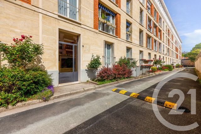 Appartement F3 à vendre - 4 pièces - 67.8 m2 - MONTROUGE - 92 - ILE-DE-FRANCE - Century 21 Côté Ecrivains