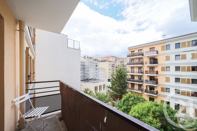 Appartement F2 à louer - 2 pièces - 42.79 m2 - MONTROUGE - 92 - ILE-DE-FRANCE - Century 21 Côté Ecrivains