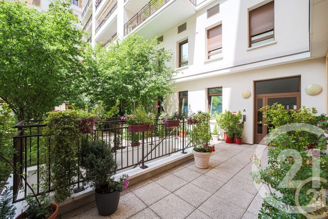 Appartement F2 à louer - 2 pièces - 42.79 m2 - MONTROUGE - 92 - ILE-DE-FRANCE - Century 21 Côté Ecrivains