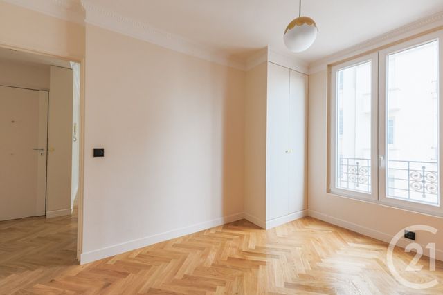 Appartement F3 à vendre - 3 pièces - 40.53 m2 - MONTROUGE - 92 - ILE-DE-FRANCE - Century 21 Côté Ecrivains