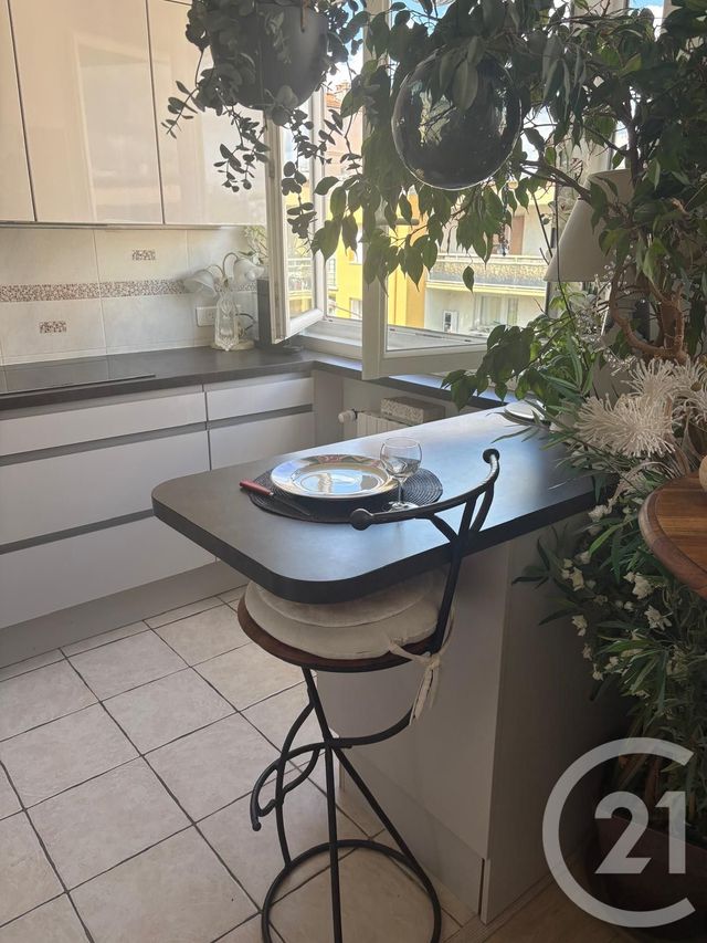 Appartement F3 à vendre - 3 pièces - 59.02 m2 - MONTROUGE - 92 - ILE-DE-FRANCE - Century 21 Côté Ecrivains