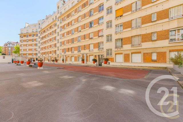 Appartement F2 à vendre - 2 pièces - 47.77 m2 - MONTROUGE - 92 - ILE-DE-FRANCE - Century 21 Côté Ecrivains