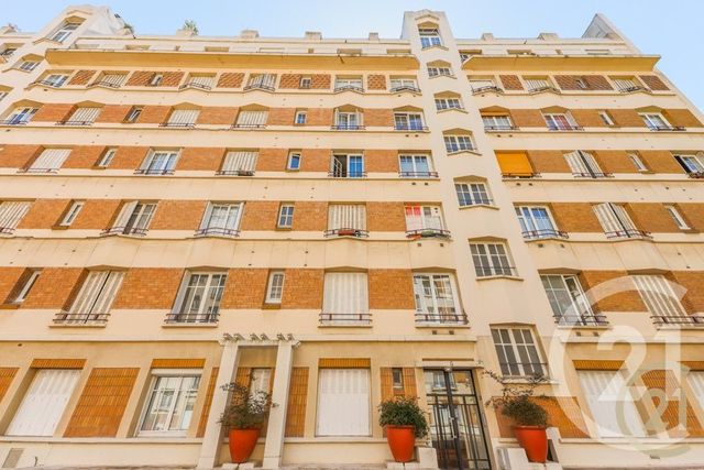 Appartement F2 à vendre - 2 pièces - 47.77 m2 - MONTROUGE - 92 - ILE-DE-FRANCE - Century 21 Côté Ecrivains