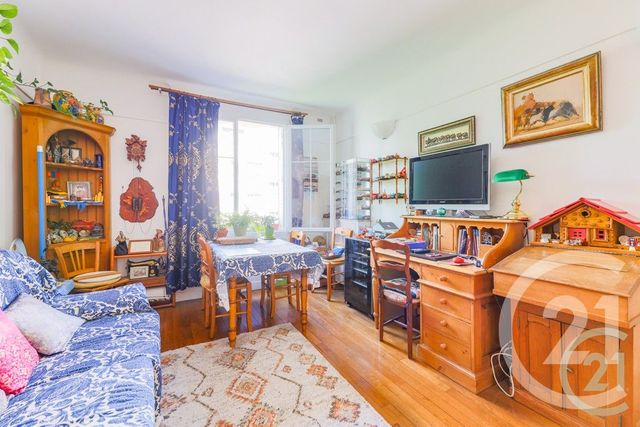 Appartement F2 à vendre - 2 pièces - 47.77 m2 - MONTROUGE - 92 - ILE-DE-FRANCE - Century 21 Côté Ecrivains