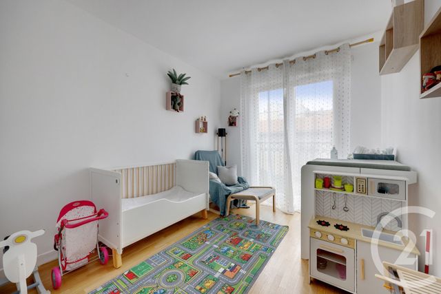 Appartement F3 à vendre - 3 pièces - 72.7 m2 - MONTROUGE - 92 - ILE-DE-FRANCE - Century 21 Côté Ecrivains