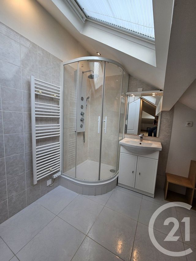 Appartement F3 à louer - 3 pièces - 32.37 m2 - MONTROUGE - 92 - ILE-DE-FRANCE - Century 21 Côté Ecrivains