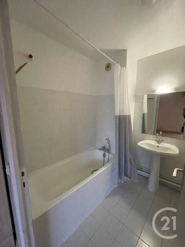 Appartement Studio à louer - 1 pièce - 31.88 m2 - MONTROUGE - 92 - ILE-DE-FRANCE - Century 21 Côté Ecrivains