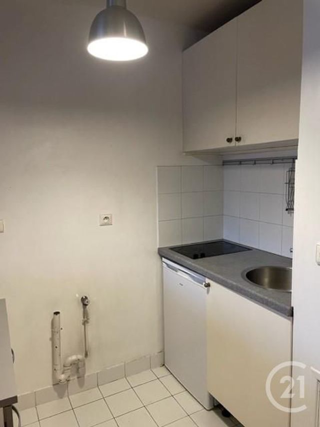 Appartement Studio à louer - 1 pièce - 31.88 m2 - MONTROUGE - 92 - ILE-DE-FRANCE - Century 21 Côté Ecrivains