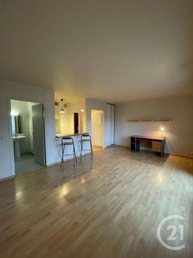 Appartement Studio à louer - 1 pièce - 31.88 m2 - MONTROUGE - 92 - ILE-DE-FRANCE - Century 21 Côté Ecrivains