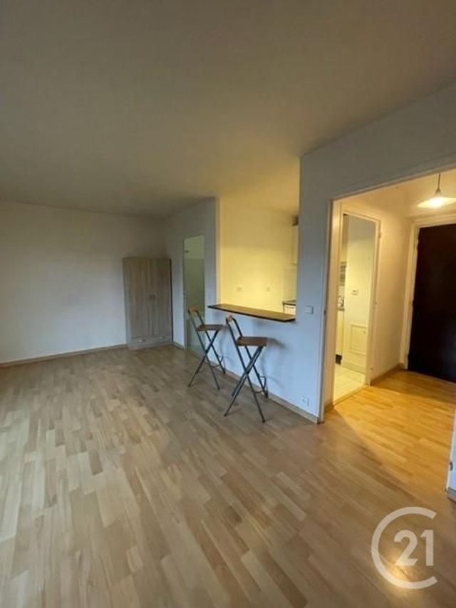 Appartement Studio à louer - 1 pièce - 31.88 m2 - MONTROUGE - 92 - ILE-DE-FRANCE - Century 21 Côté Ecrivains